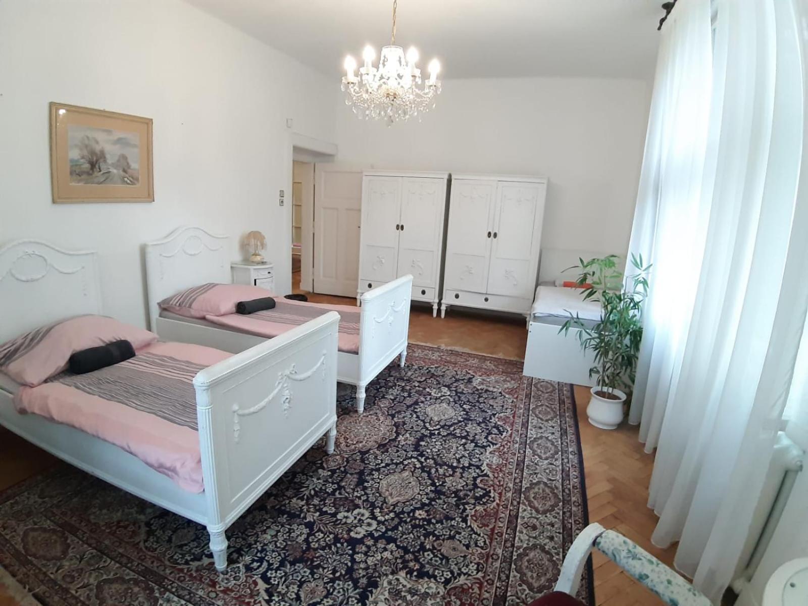 Rooms In Prague-Big+Comfy 외부 사진